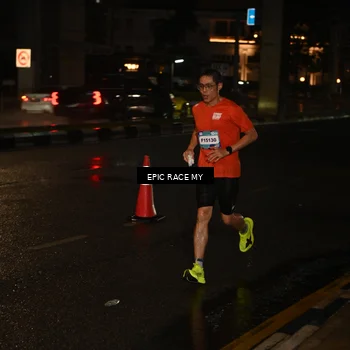 Runner Photo 7702085