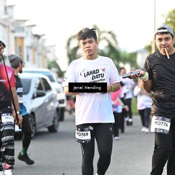 Runner Photo 7702088