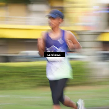 Runner Photo 7702089