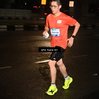 Runner Photo 7702093