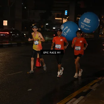 Runner Photo 7702103