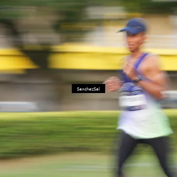 Runner Photo 7702108