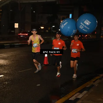 Runner Photo 7702110