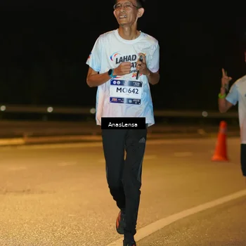 Runner Photo 7702111