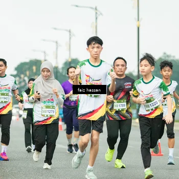 Runner Photo 7702115