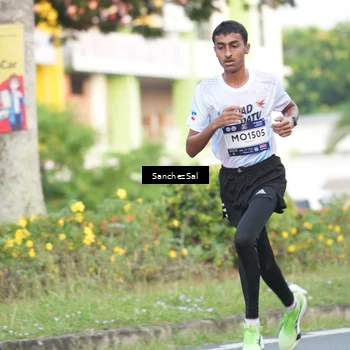 Runner Photo 7702136