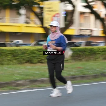 Runner Photo 7702141