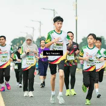 Runner Photo 7702142