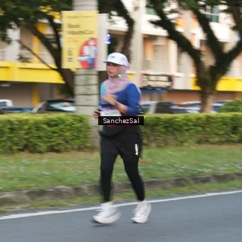 Runner Photo 7702144