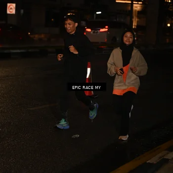 Runner Photo 7702153