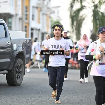 Runner Photo 7702167