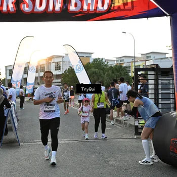 Runner Photo 7702178
