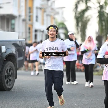 Runner Photo 7702179