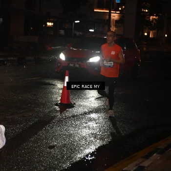 Runner Photo 7702180