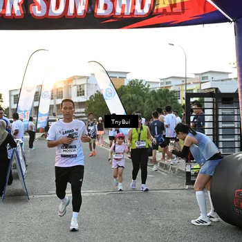 Runner Photo 7702187
