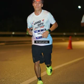 Runner Photo 7702188