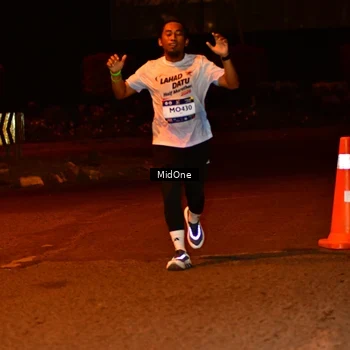 Runner Photo 7702196