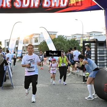 Runner Photo 7702244