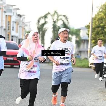 Runner Photo 7702247
