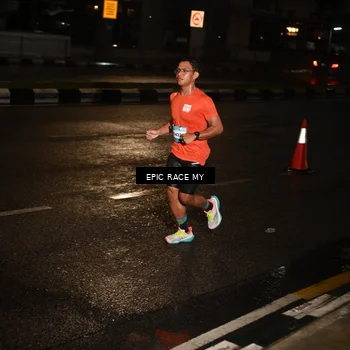 Runner Photo 7702274
