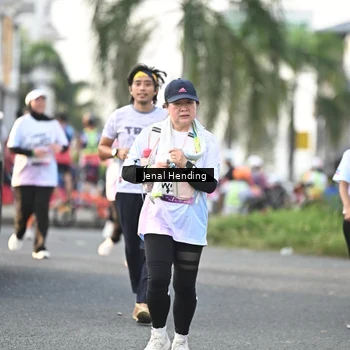 Runner Photo 7702276