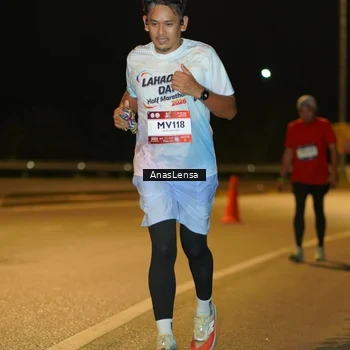Runner Photo 7702278