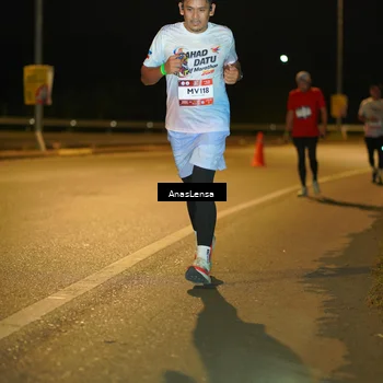 Runner Photo 7702280