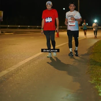 Runner Photo 7702295