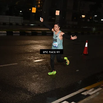 Runner Photo 7702297