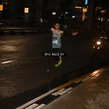 Runner Photo 7702301