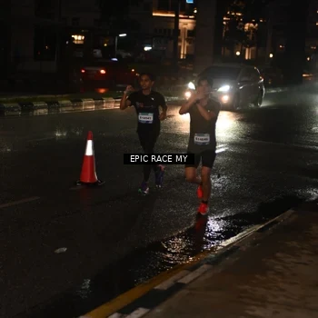 Runner Photo 7702318