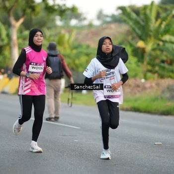 Runner Photo 7702334