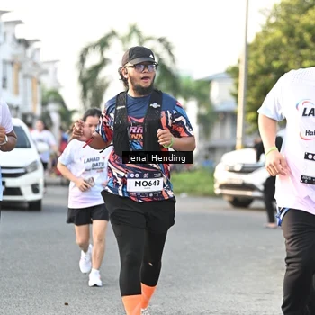 Runner Photo 7702336