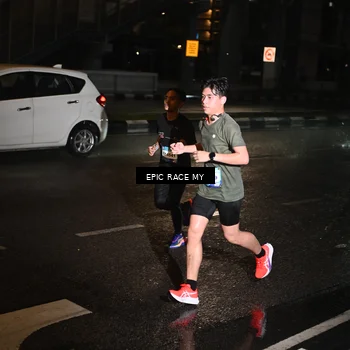 Runner Photo 7702337