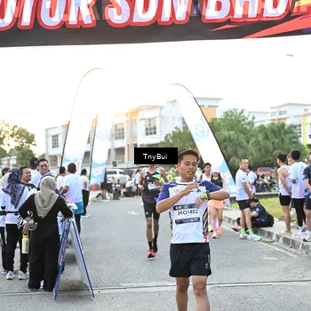 Runner Photo 7702338