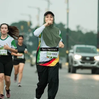 Runner Photo 7702340
