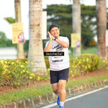Runner Photo 7702352