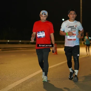 Runner Photo 7702354
