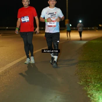 Runner Photo 7702358