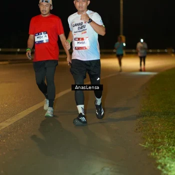 Runner Photo 7702361