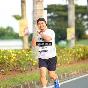 Runner Photo 7702374
