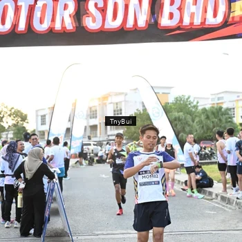 Runner Photo 7702379
