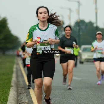 Runner Photo 7702381