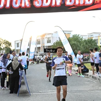 Runner Photo 7702428