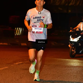 Runner Photo 7702440