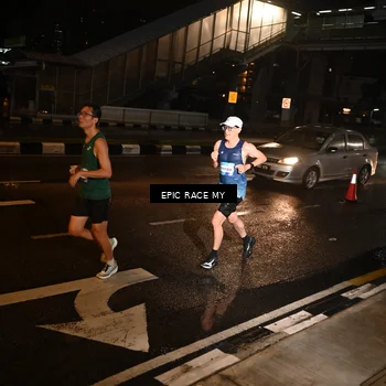 Runner Photo 7702444