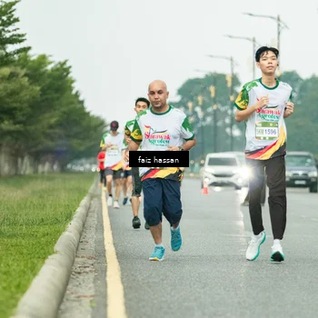 Runner Photo 7702462
