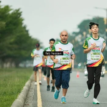 Runner Photo 7702464
