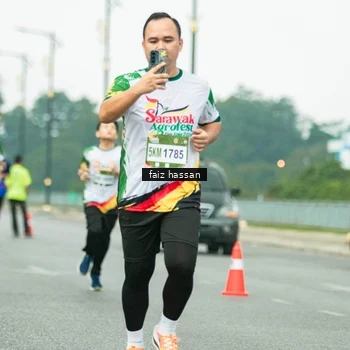 Runner Photo 7702492