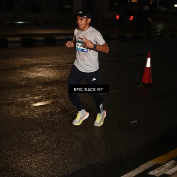 Runner Photo 7702512
